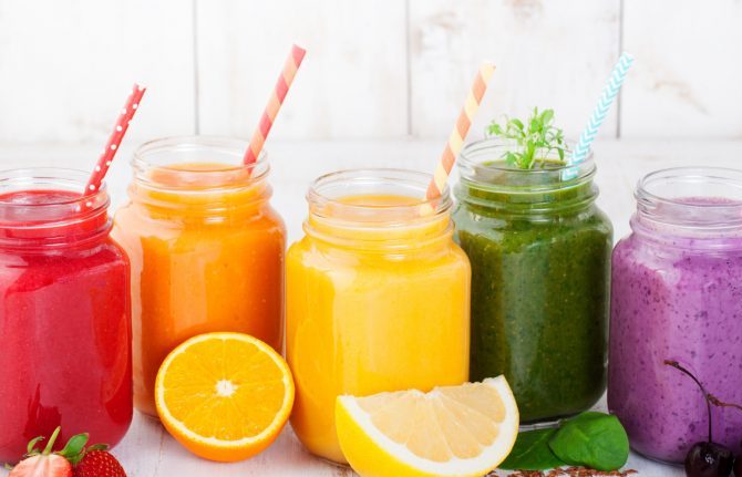 Jugos, …. bebidas azucaradas.., ¿cuál es más saludable?